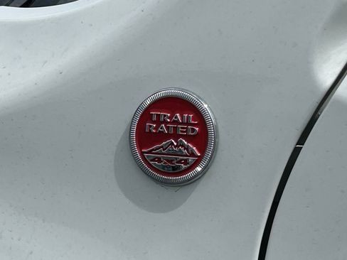 Used 2016 Jeep Renegade Trailhawk AWD/4WD image 13
