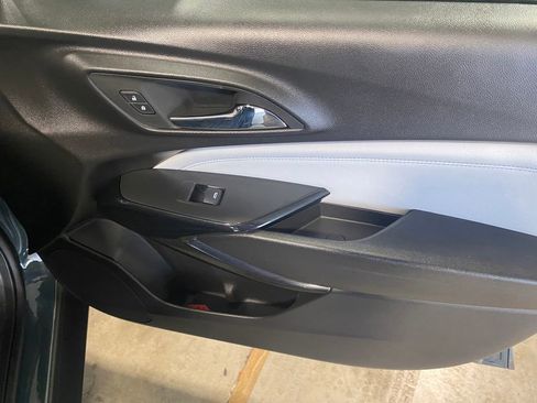 Used 2026 Chevrolet Trax LT w/ LT Convenience Package image 16