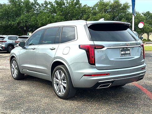 Used 2024 Cadillac XT6 Premium Luxury FWD image 6