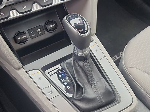 Used 2020 Hyundai Elantra Value Edition image 17