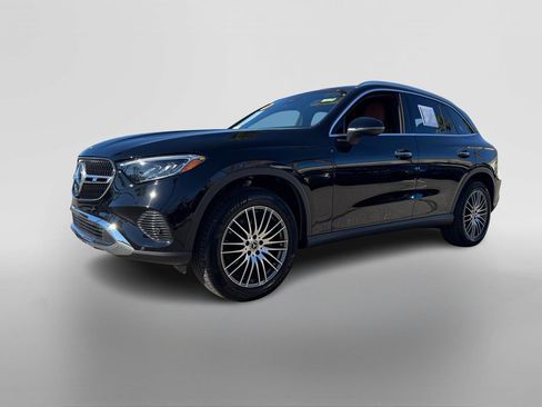 Certified 2025 Mercedes-Benz GLC 300 image 9
