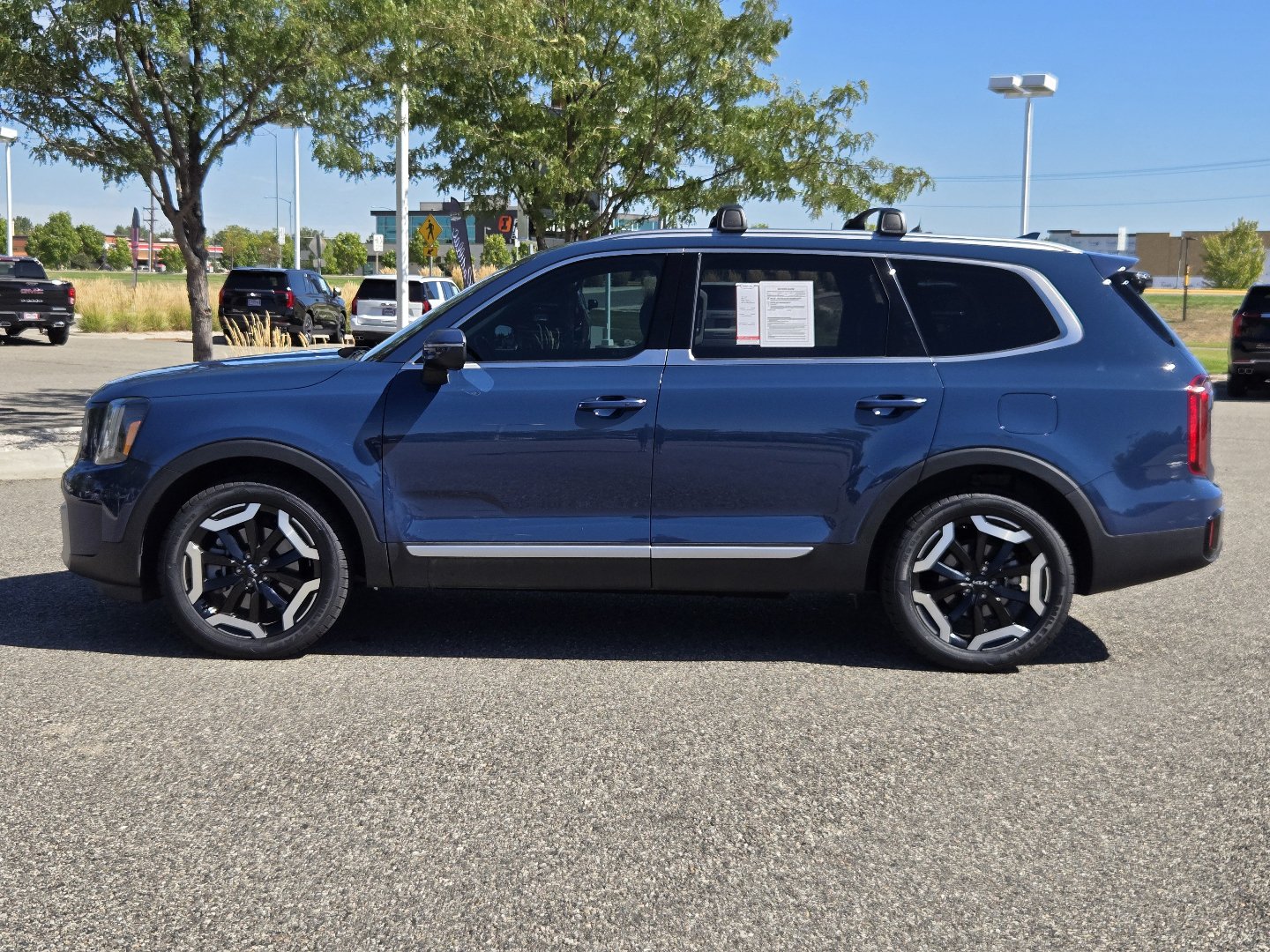 Used 2025 Kia Telluride S AWD/4WD image 43