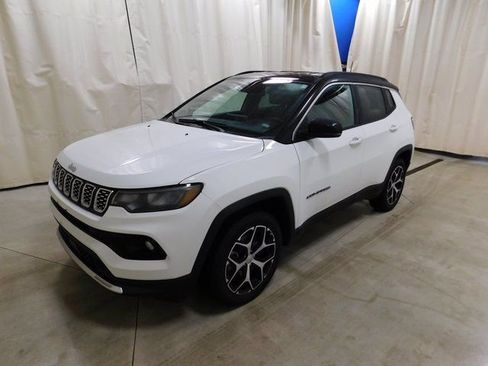 Used 2024 Jeep Compass Limited image 16