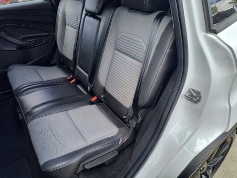 Used 2019 Ford Escape SE image 24