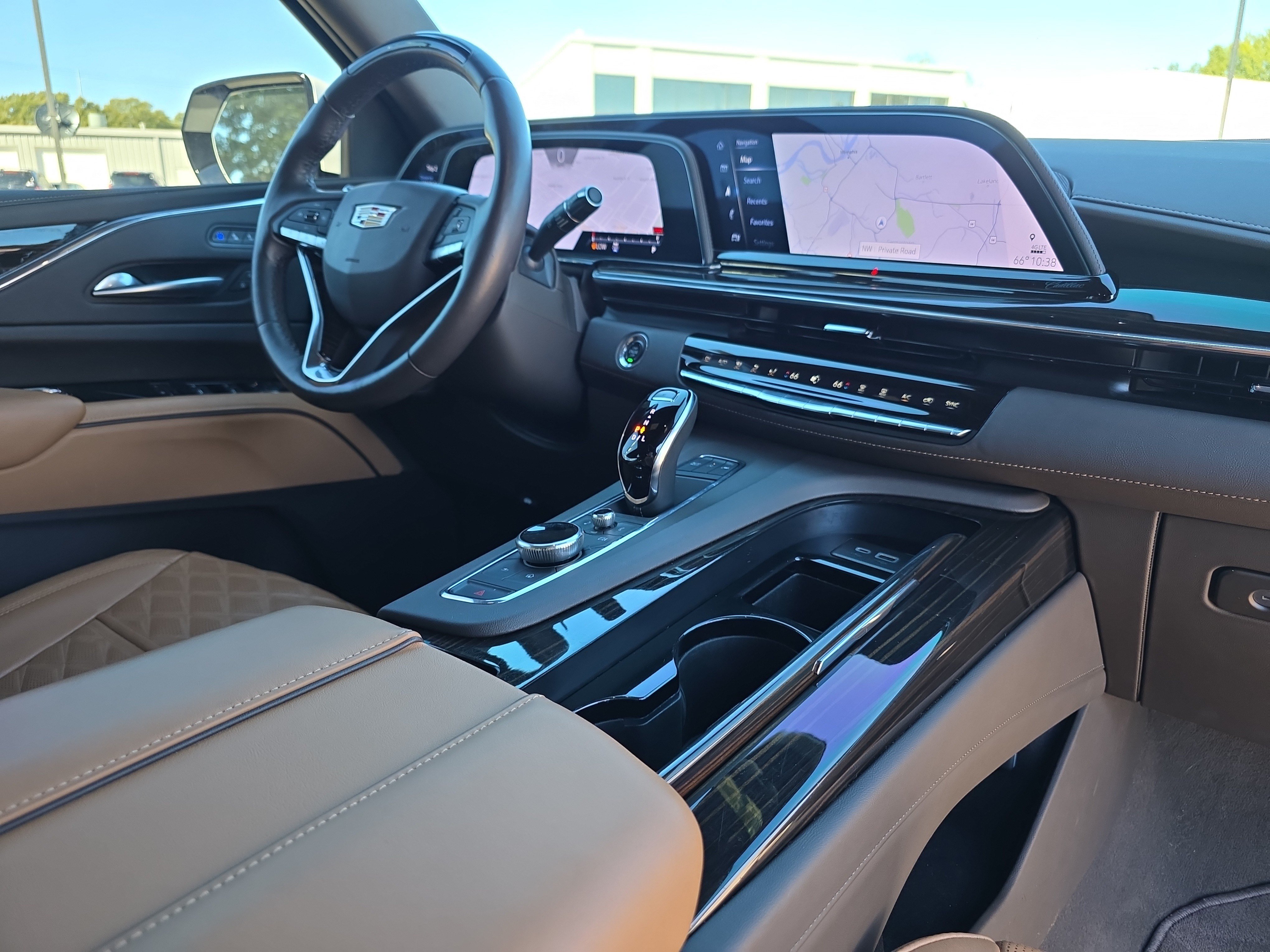 Used 2023 Cadillac Escalade Sport w/ LPO, ONYX Package AWD/4WD image 18