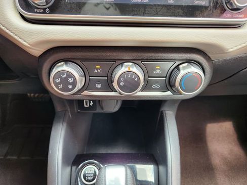 Used 2021 Nissan Versa SV image 15