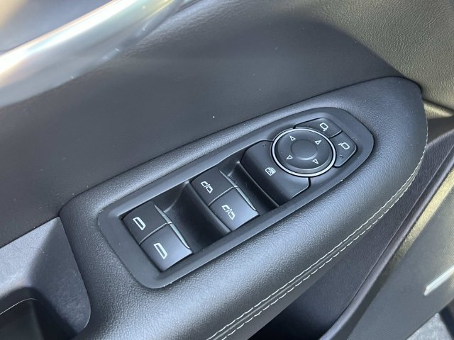 Certified 2024 Cadillac XT5 Luxury w/ LPO, Floor Liner Package AWD/4WD image 15