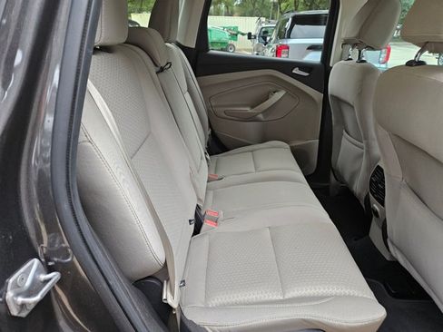 Used 2017 Ford Escape SE FWD image 17