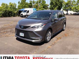 Used 2021 Toyota Sienna Platinum AWD/4WD video 1