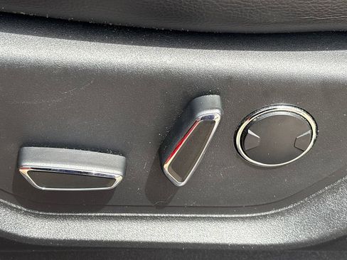Used 2018 Ford F150 Lariat w/ Equipment Group 502A Luxury AWD/4WD image 10