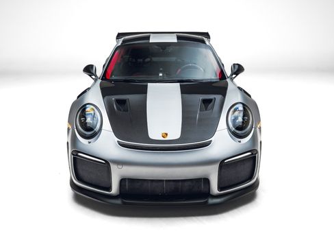 Used 2018 Porsche 911 GT2 RS RWD image 3