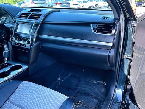 Used 2014 Toyota Camry SE FWD image 15