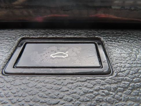 Used 2007 Volkswagen Passat 2.0T image 9