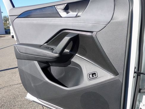 New 2026 Volkswagen Tiguan SE R-Line image 14