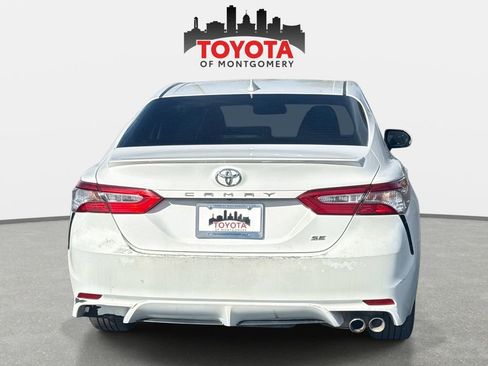 Used 2019 Toyota Camry SE image 4
