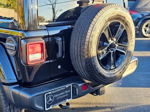 Used 2020 Jeep Wrangler Unlimited Sahara image 14