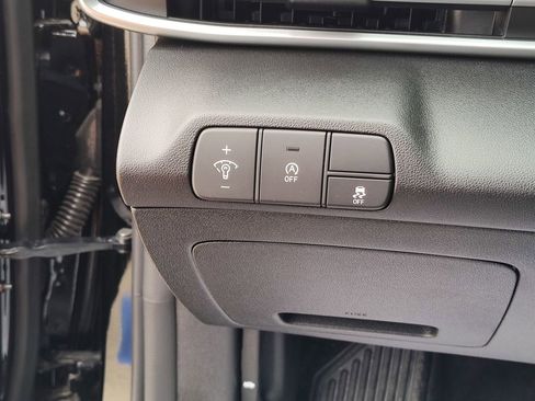 Used 2025 Hyundai Elantra SE image 22