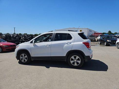 Used 2020 Chevrolet Trax LT FWD image 8