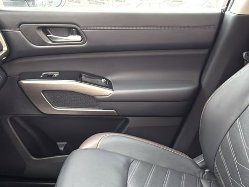 Certified 2024 Nissan Pathfinder Platinum image 19