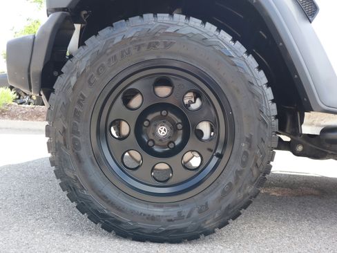 Used 2018 Jeep Wrangler Unlimited Sport AWD/4WD image 11