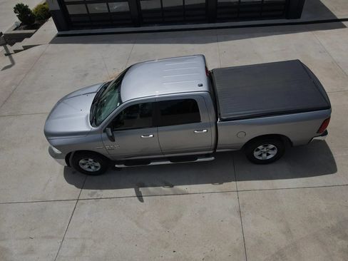 Used 2019 RAM 1500 Classic SLT AWD/4WD image 54