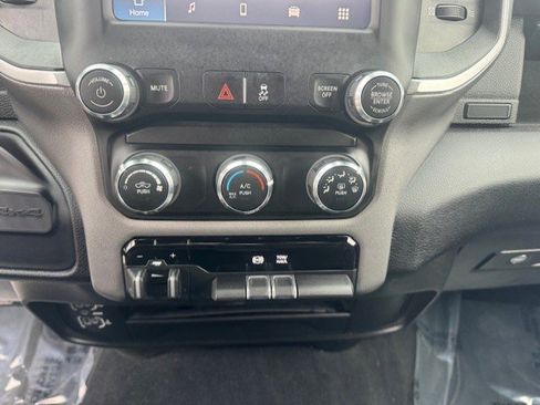 Used 2024 RAM 3500 Big Horn image 21