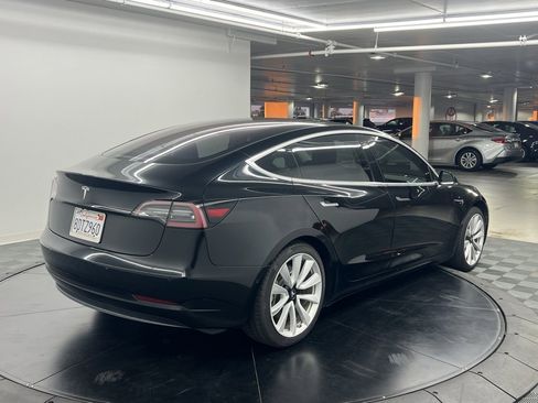 Used 2018 Tesla Model 3 Long Range image 3