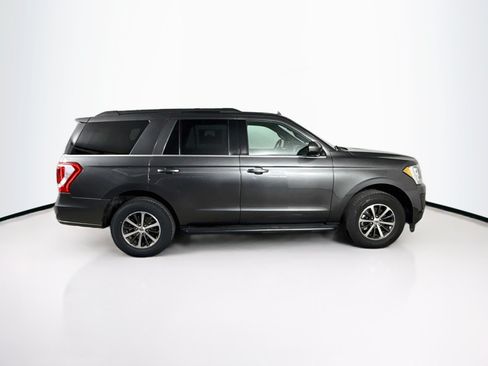 Used 2021 Ford Expedition XLT RWD image 2