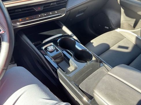 Used 2024 Buick Envision Sport Touring image 28