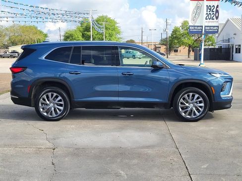 Used 2025 Buick Enclave Preferred FWD image 8