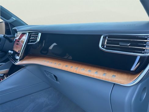 Used 2024 Jeep Grand Wagoneer Series III w/ HD Trailer Tow Package image 28