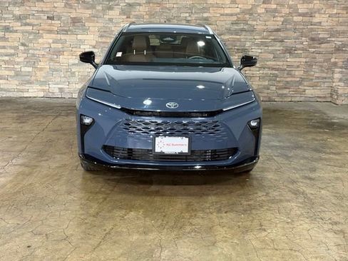 Used 2025 Toyota Crown Signia AWD/4WD image 2