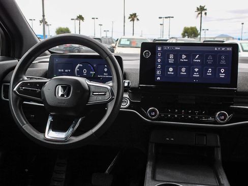 Used 2024 Honda Prologue EX image 13