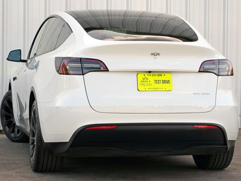 Used 2023 Tesla Model Y Long Range image 6