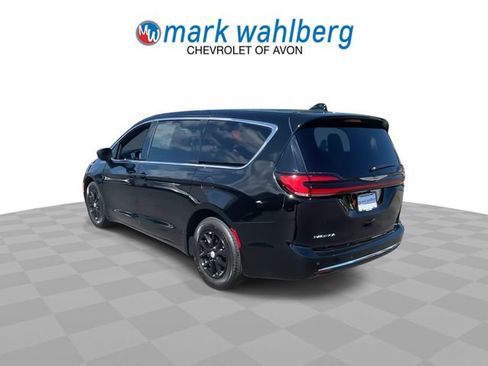 Used 2025 Chrysler Pacifica Select FWD image 6