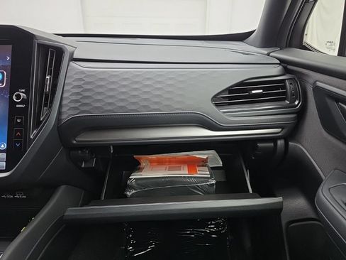 Used 2025 Subaru Forester Premium AWD/4WD image 41