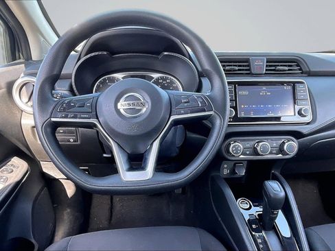 Used 2021 Nissan Versa S FWD image 5