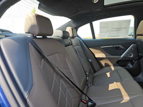 New 2026 BMW i5 eDrive40 image 13