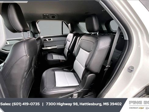 Used 2023 Ford Explorer XLT w/ Equipment Group 202A RWD image 19