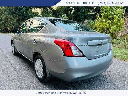 Used 2012 Nissan Versa SV w/ Convenience Pkg image 3