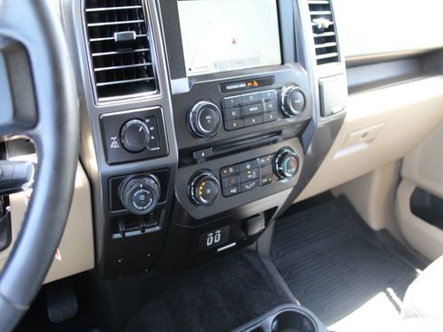 Used 2018 Ford F150 XLT w/ Equipment Group 302A Luxury AWD/4WD image 21