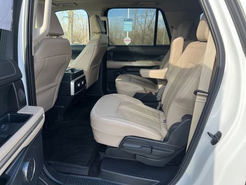 Used 2023 Ford Expedition Max Limited image 22