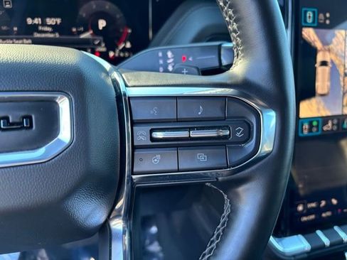 Certified 2025 GMC Yukon Denali image 26