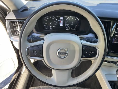 Used 2021 Volvo S60 T5 Momentum w/ Protection Package Premier image 22