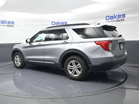 Used 2022 Ford Explorer XLT w/ Equipment Group 202A AWD/4WD image 6