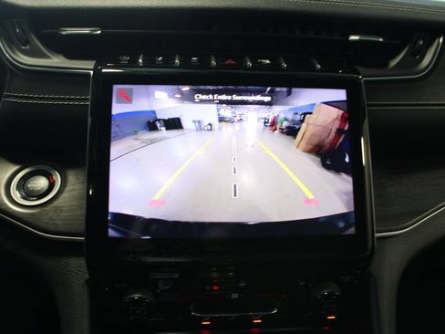 Used 2022 Jeep Grand Cherokee L Limited AWD/4WD image 14