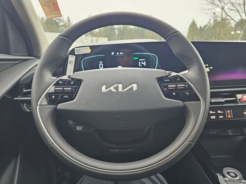 New 2026 Kia Niro EX image 13