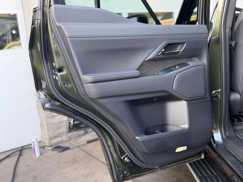 Used 2024 Lexus GX 550 w/ Accessory Package (Z1) AWD/4WD image 35