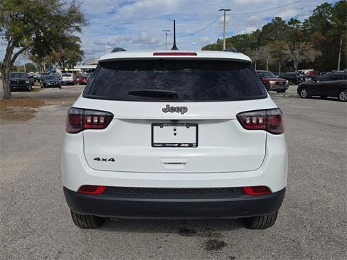 New 2026 Jeep Compass Latitude image 5