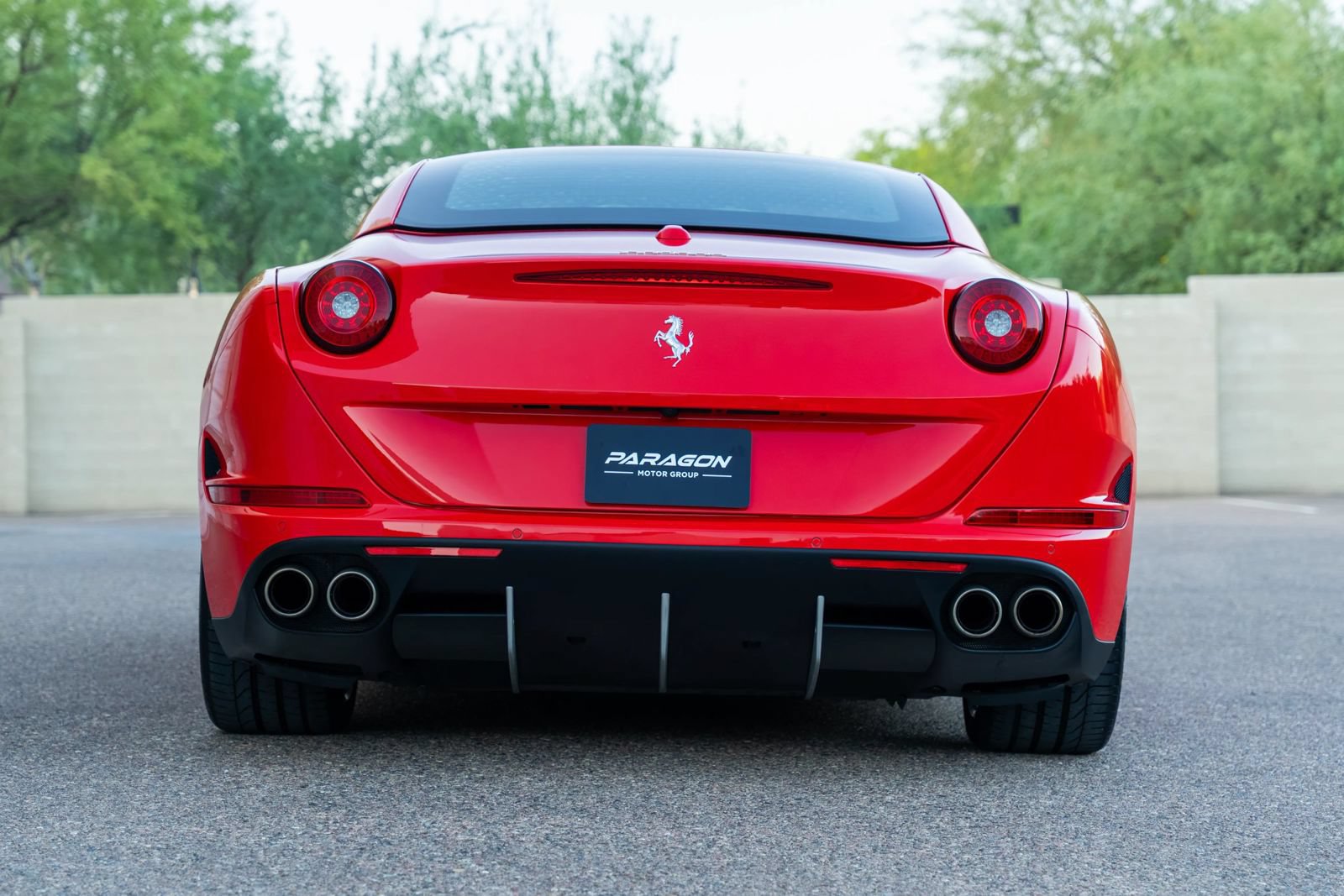 Used 2015 Ferrari California T RWD image 31